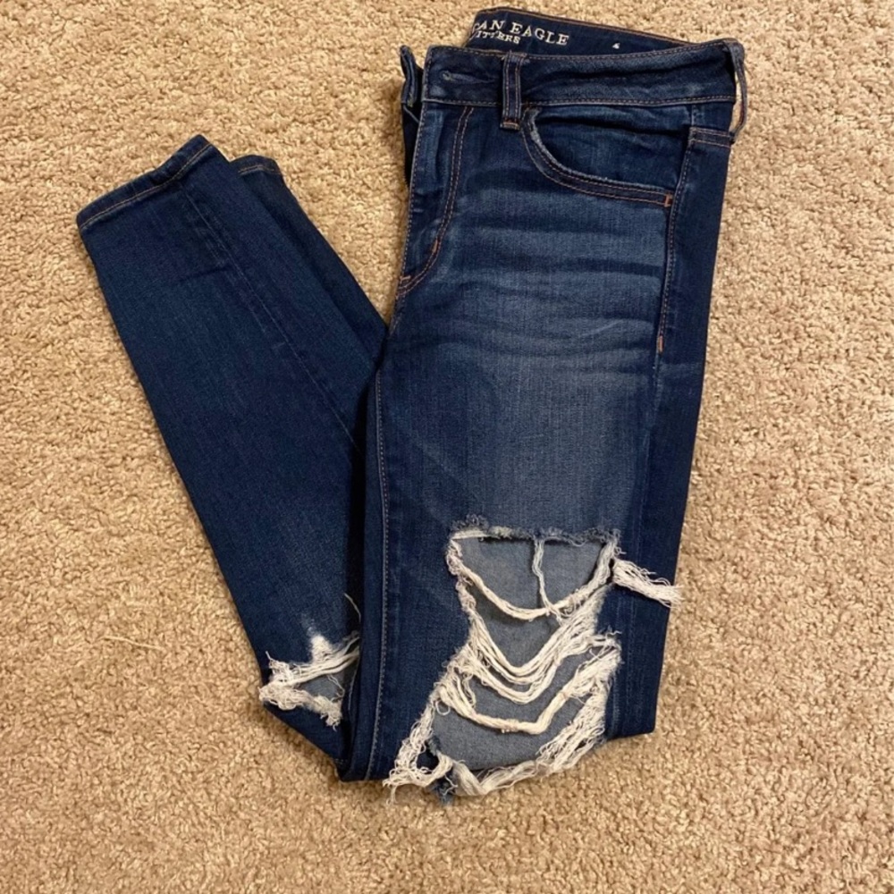 American eagle distressed jeans